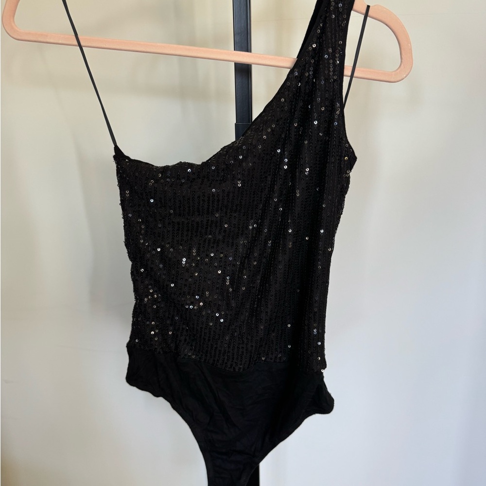 Super down Black Sequin One-Shoulder Bodysuit Size S NWOT Revolve